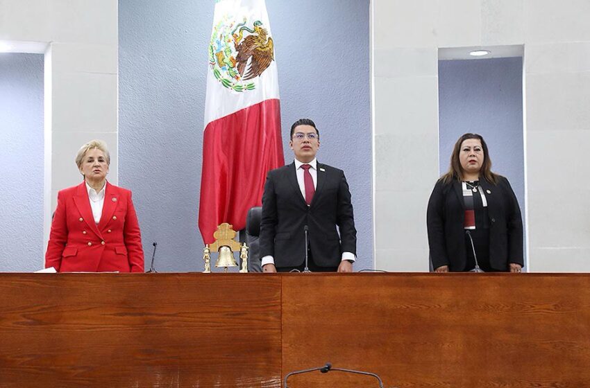  En sesión solemne de instalación, los 27 integrantes de la LXIV legislatura del Congreso del Estado rindieron protesta de ley