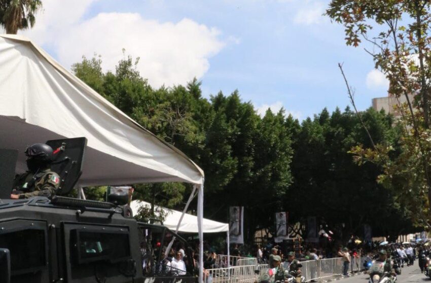  Contingente de la Secretaría Estatal de Seguridad Brilla en Desfile del 214 Aniversario de la Independencia