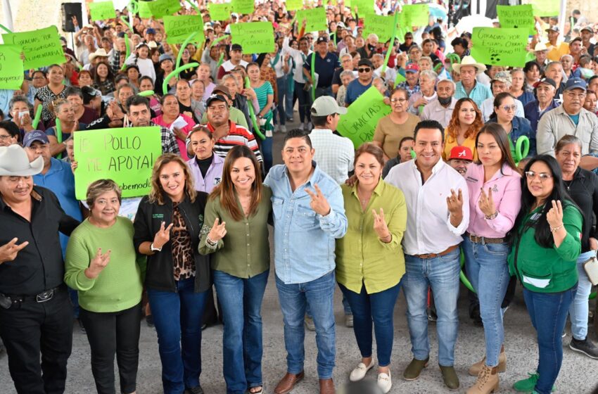  Ricardo Gallardo acerca apoyo a familias de cedral con más infraestructura