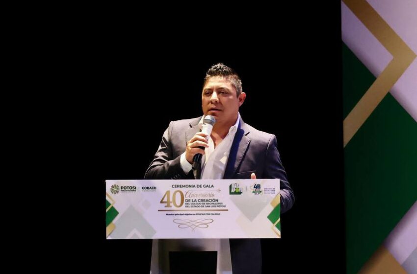  Ricardo Gallardo celebra 40 años del COBACH y reafirma su apoyo a la educación