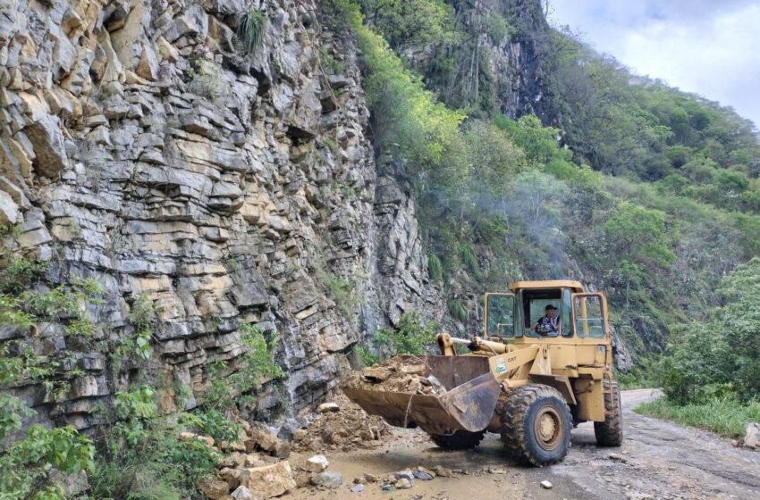  Gobierno estatal y ayuntamientos garantizan la movilidad en el estado con conservación de más de 1,500 kilómetros de caminos