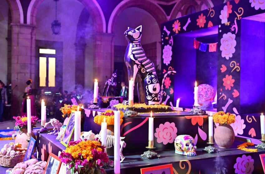  Gobierno Estatal Inaugura Monumental Altar de Muertos en Honor a las Mascotas en Palacio de Gobierno