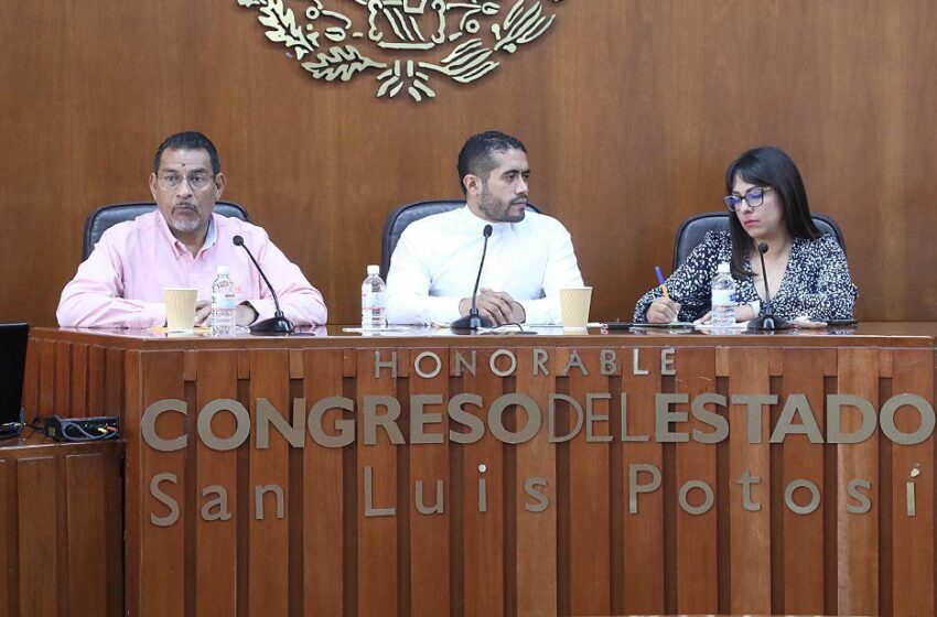  Comisión de Puntos Constitucionales se declara en sesión permanente en espera de reformas constitucionales del Congreso de la Unión