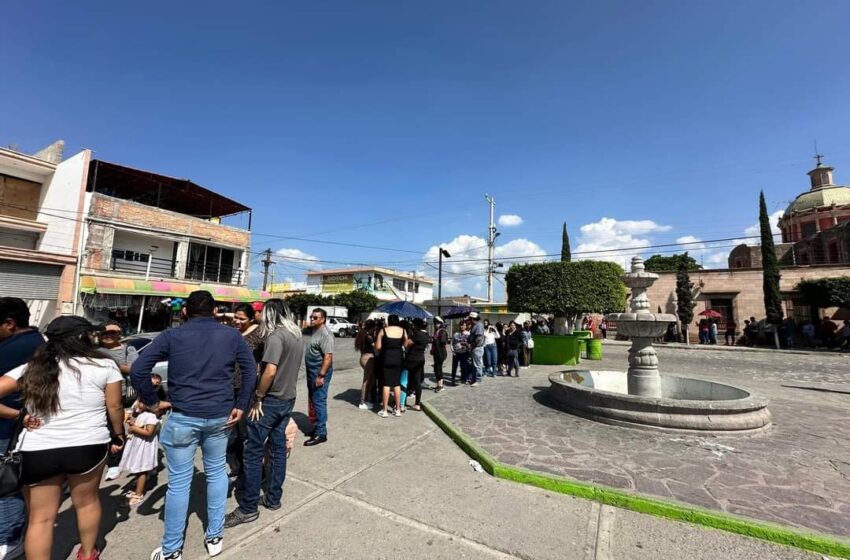  Fans de Luis Miguel abarrotan Soledad con fila para boletos