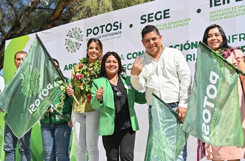  Ricardo Gallardo proyecta mejorar caminos y carreteras en Santa María del Río