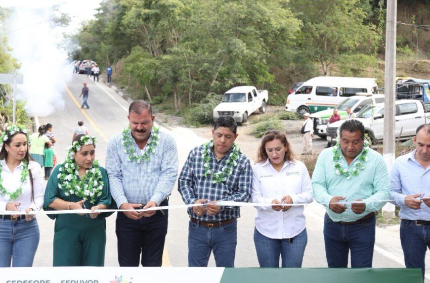  Ricardo Gallardo construye más caminos en San Martín Chalchicuautla