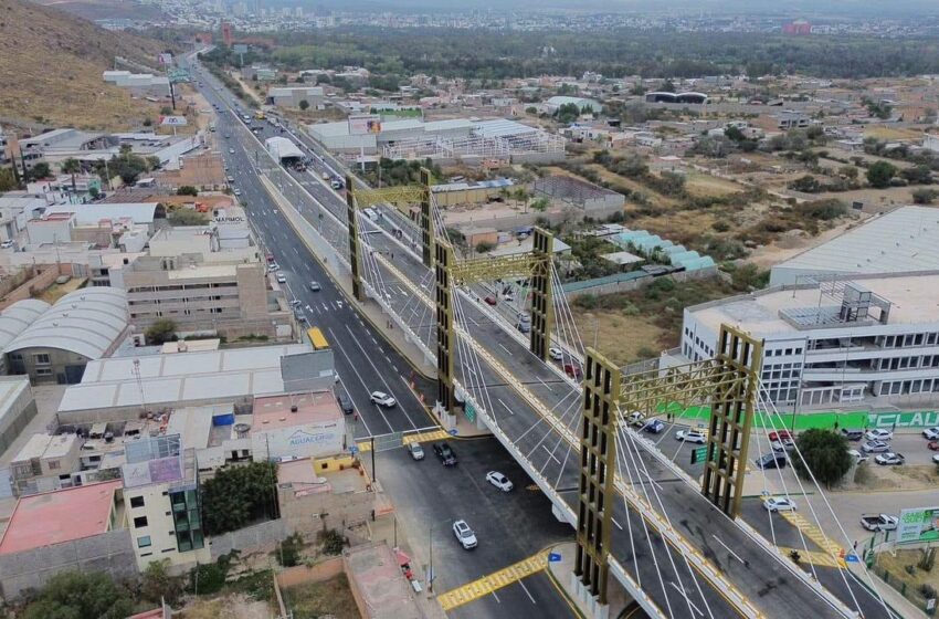  Potosinos Agradecen Nuevo Puente Vehicular de Circuito Potosí