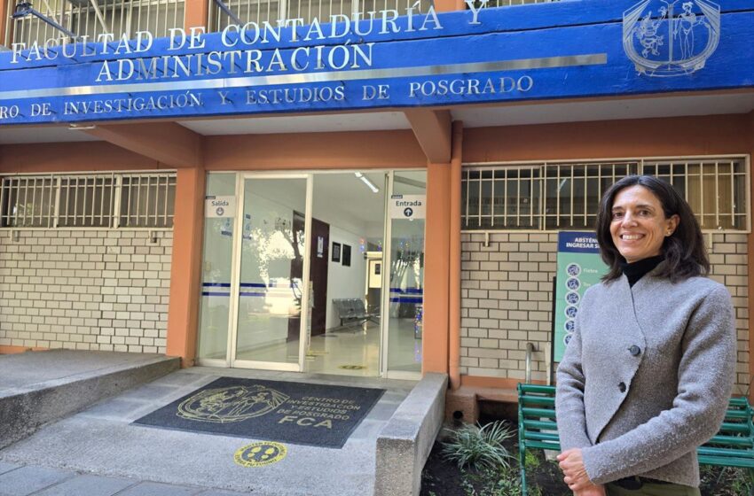  Docentes de la FCA analizan el impacto del uso de redes sociales en PyMEs potosinas