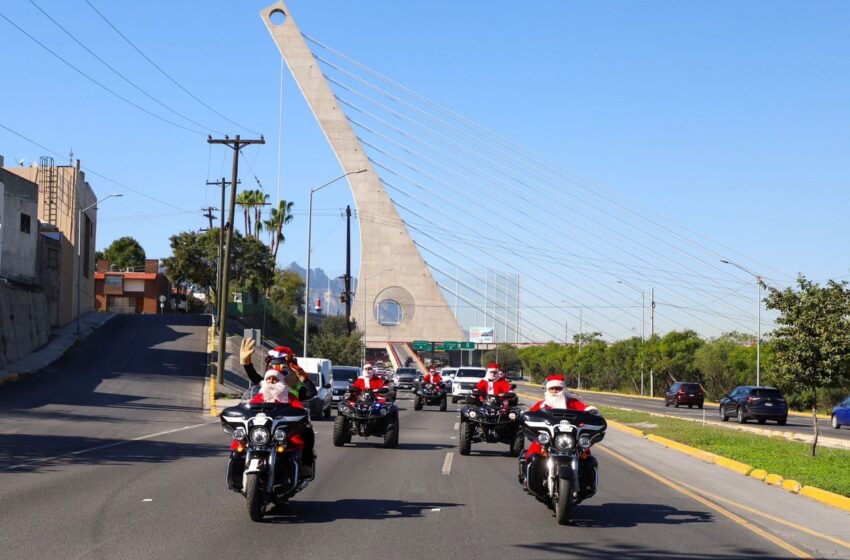  Policías de San Pedro llevan alegría navideña a colonias vulnerables