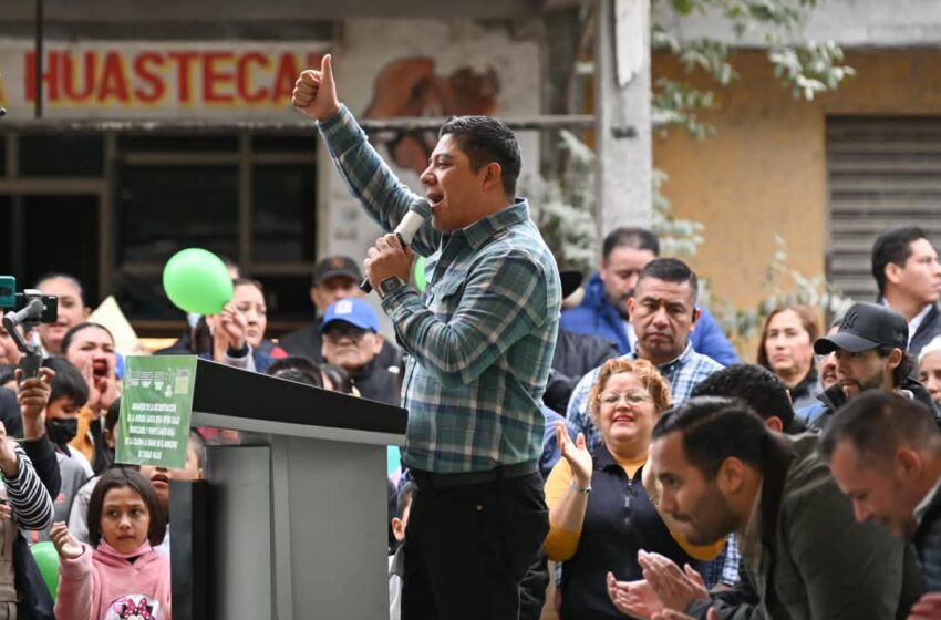  Ricardo Gallardo anuncia entrega de terrenos para apoyar a familias potosinas