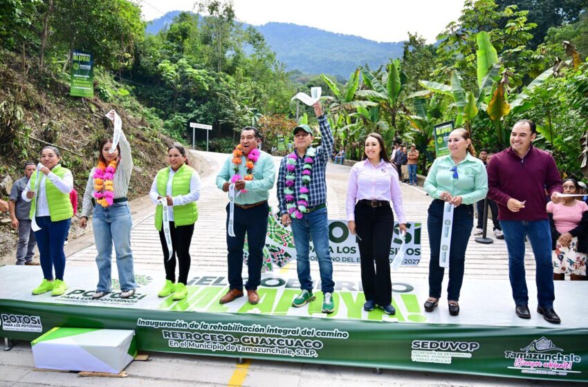  Ricardo Gallardo Entrega El Camino Retroceso-Guaxcuaco En Tamazunchale