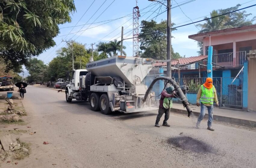  Gobierno del Estado impulsa conservación del camino Tambaca-Agua Buena en Tamasopo