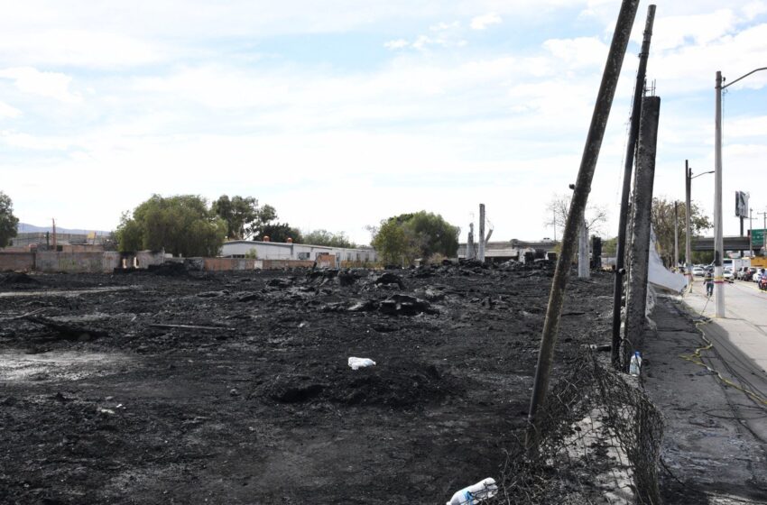  Ayuntamiento de Soledad supervisa y remedia sitio afectado por incendio en Av. Valentín Amador