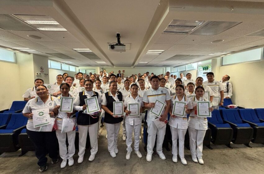  Reconocen a estudiantes de Enfermería de la CARHS-UASLP por su participación en jornadas de salud