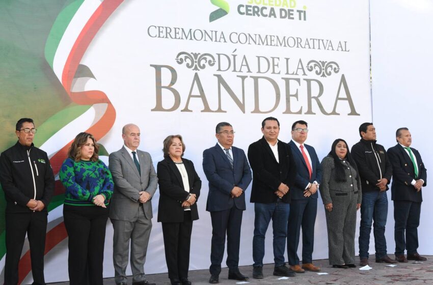  Estudiantes soledenses realizan Juramento a la Bandera Nacional